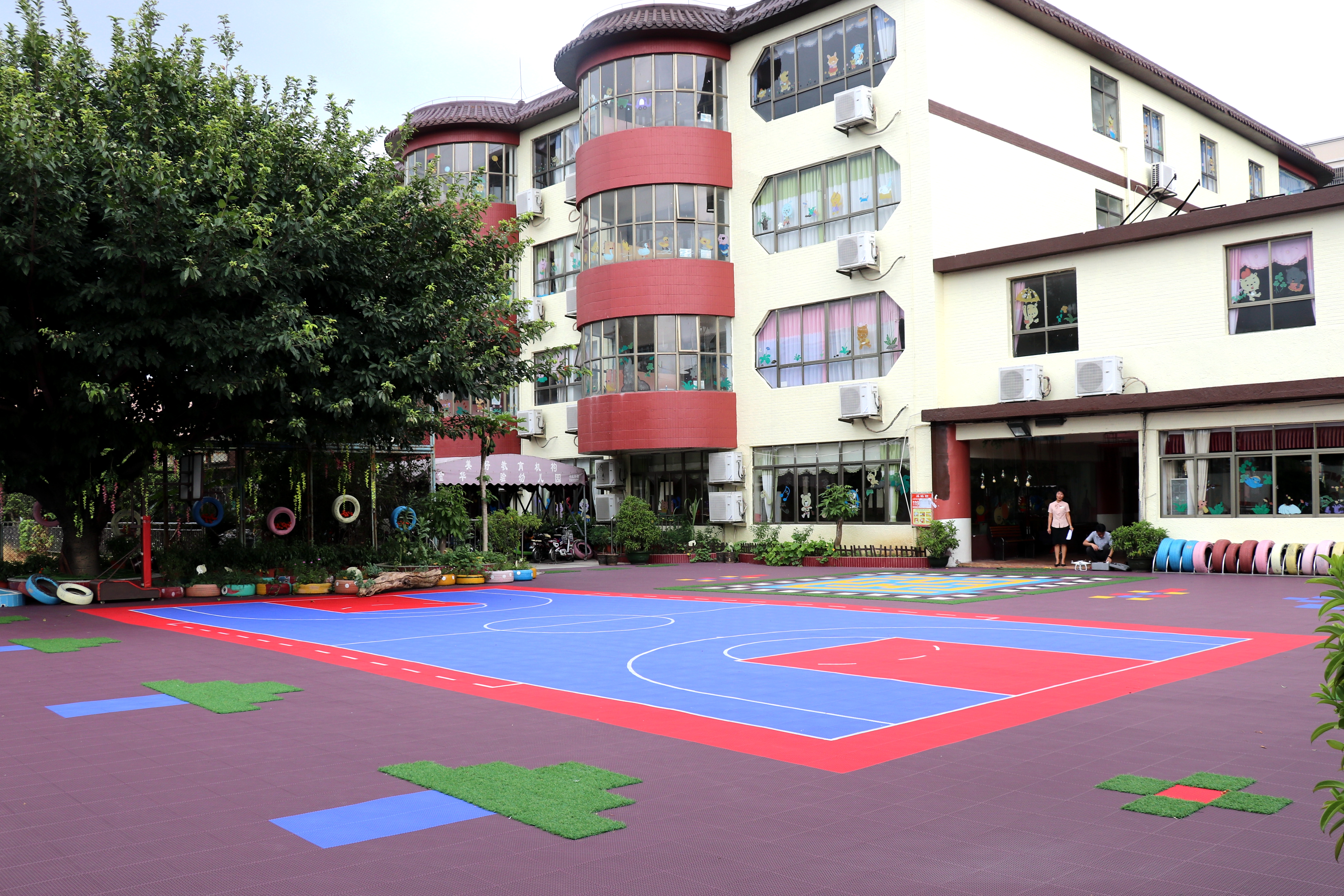 广州花都幼儿园悬浮地板+拼装草