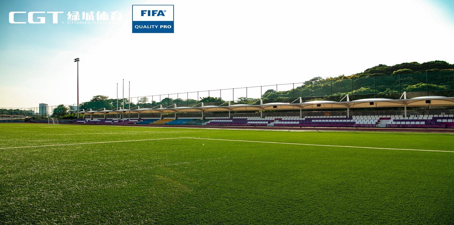 国内首片空中FIFA足球场——广州斐特思公学足球场