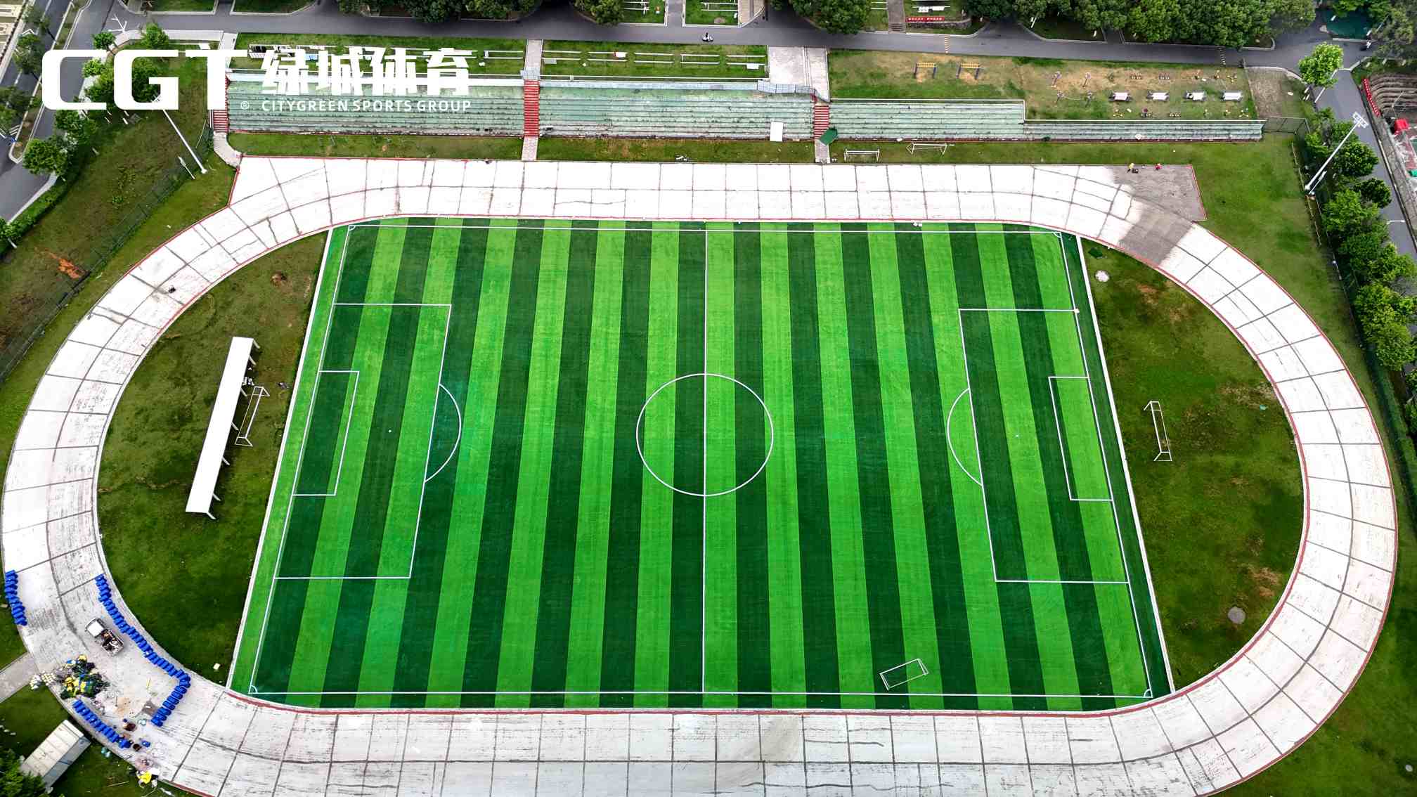 足球场、网球场、跑道……人造草如何为不同运动“量身定制”？
